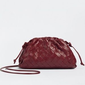 BOTTEGA VENETA the pouch mini